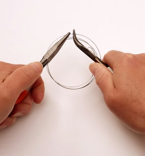 Debbie Blair's Tips for Cutting Memory Wire - , General Education, Tools, bend to break the wire